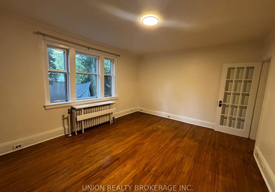 2453-queen-street-e-toronto-ontario-e12375008