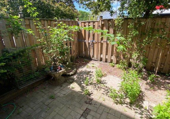 1209-queen-street-e-toronto-ontario-e12375148