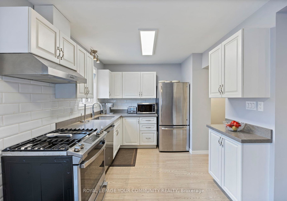 16-patience-lane-ajax-ontario-e12375208