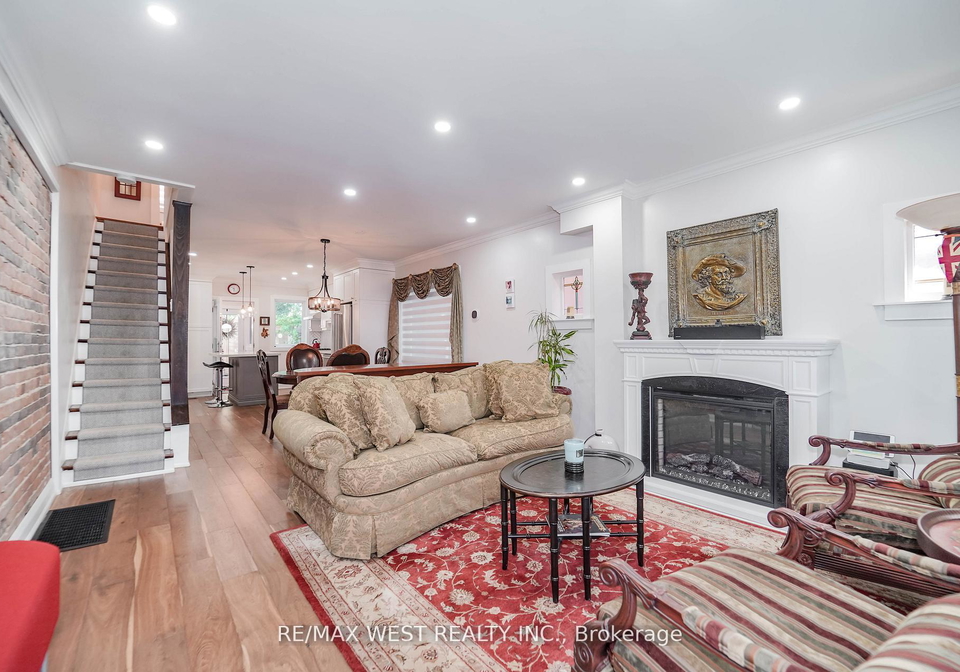 46-rhyl-avenue-toronto-ontario-e12376504