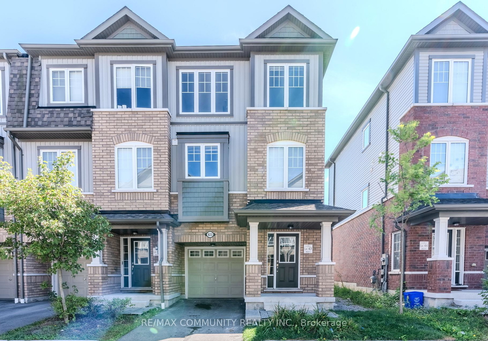 823-atwater-path-oshawa-ontario-e12376512