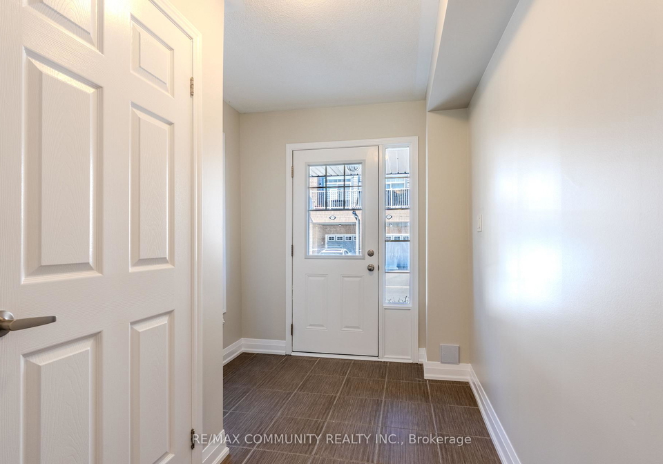 823-atwater-path-oshawa-ontario-e12376512