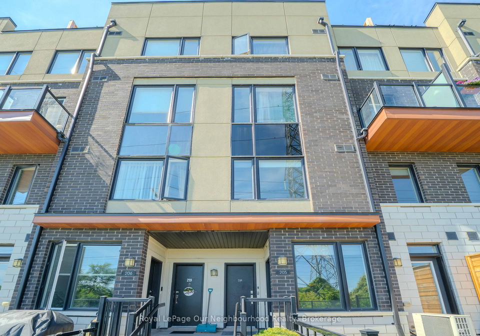 1555-kingston-road-pickering-ontario-e12377162