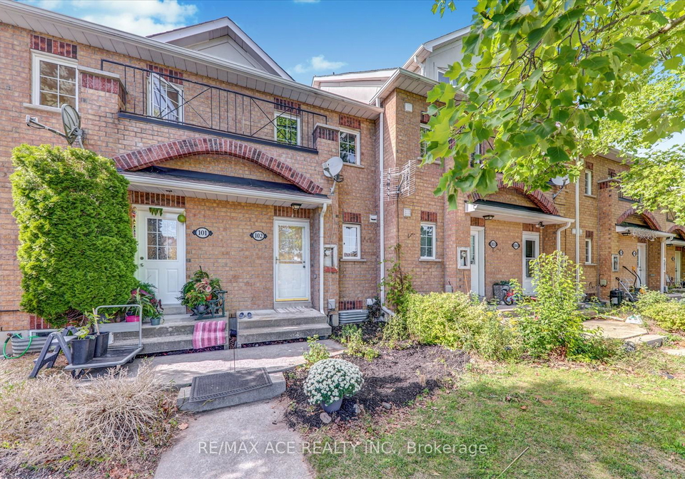 2-hedge-end-road-scarborough-ontario-e12378438