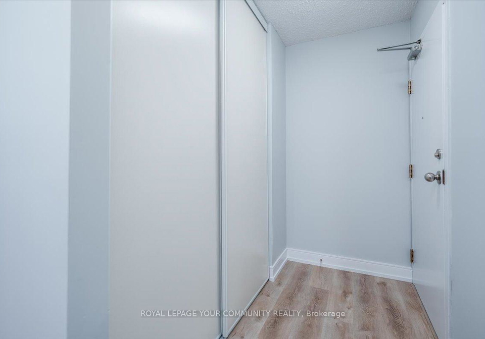 180-centre-street-s-oshawa-ontario-e12378490