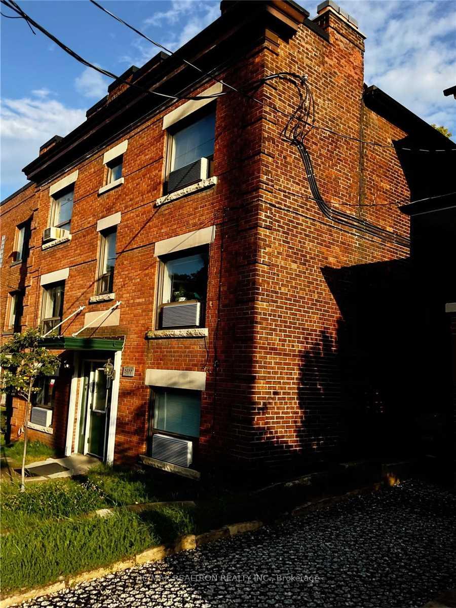 2477-queen-street-e-toronto-ontario-e12379119