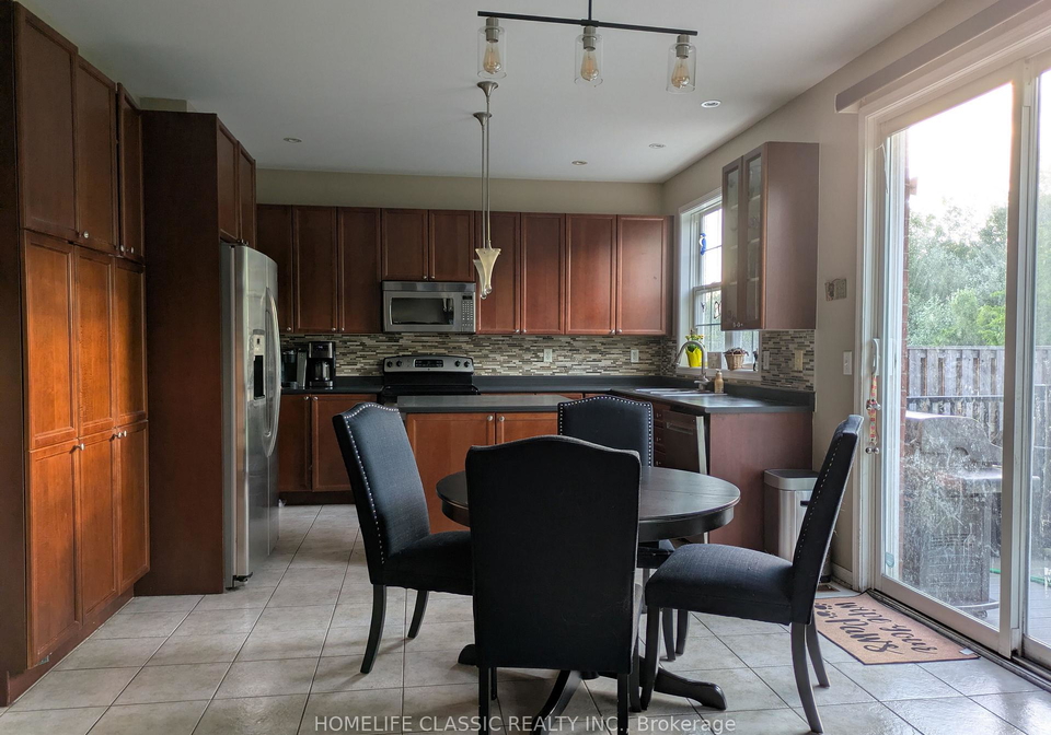 34-meandering-trail-scarborough-ontario-e12379529