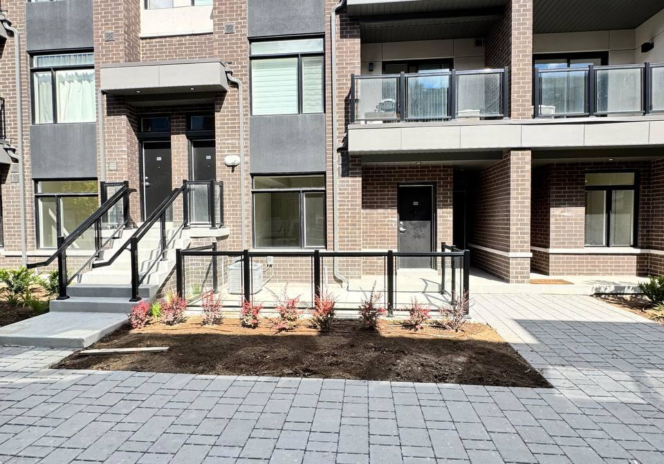 1695-dersan-street-pickering-ontario-e12379553