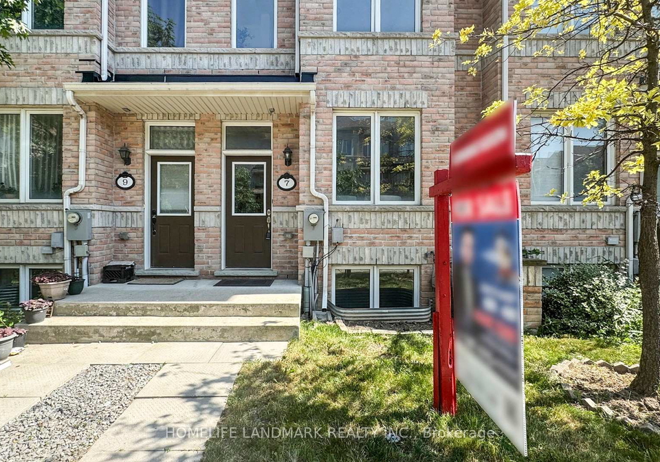7-kawneer-terrace-scarborough-ontario-e12379558