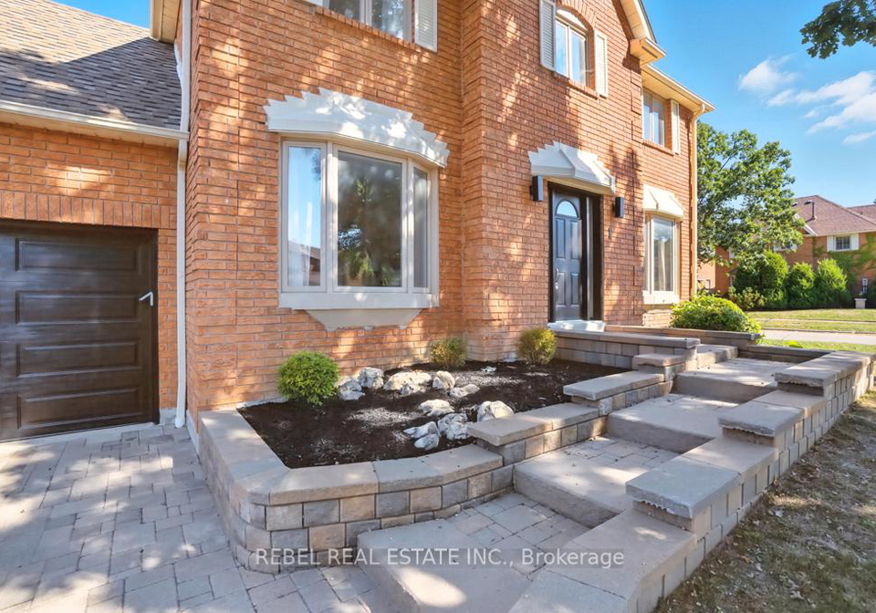 1-maplewood-drive-whitby-ontario-e12379598