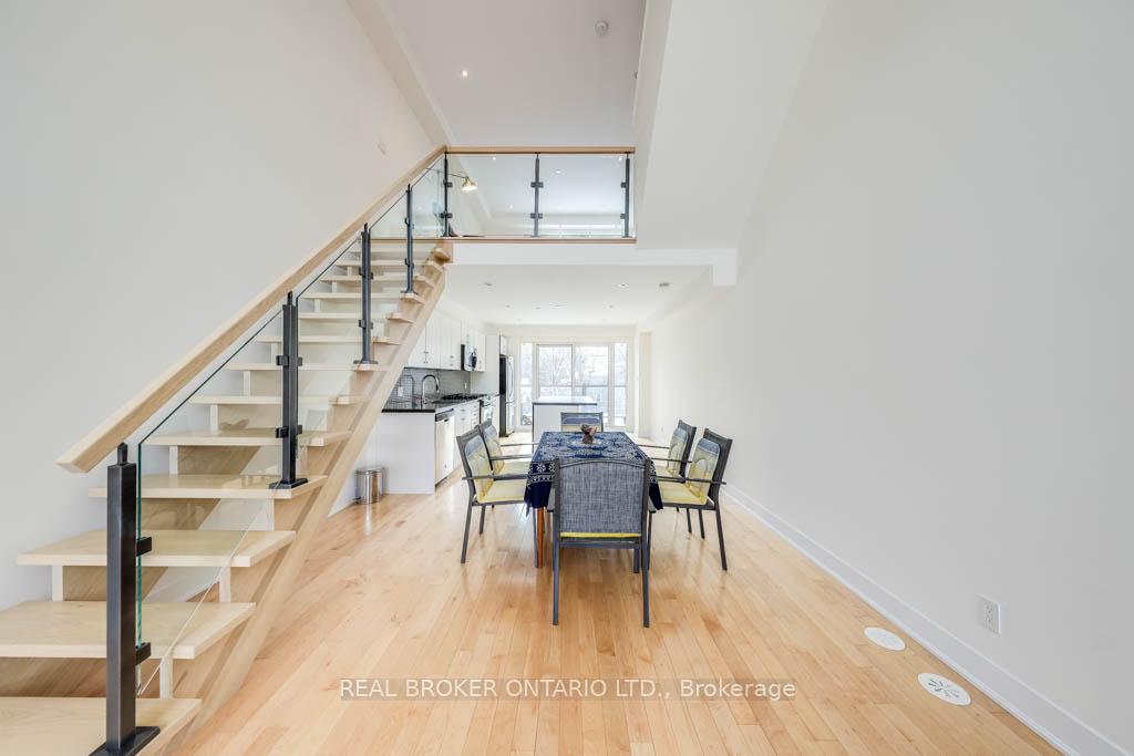 987-dundas-street-e-toronto-ontario-e12379964