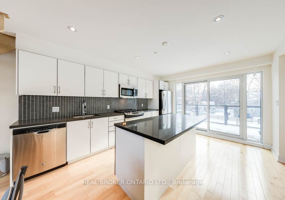 987-dundas-street-e-toronto-ontario-e12379964