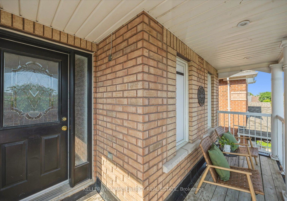 18-helston-crescent-whitby-ontario-e12381116