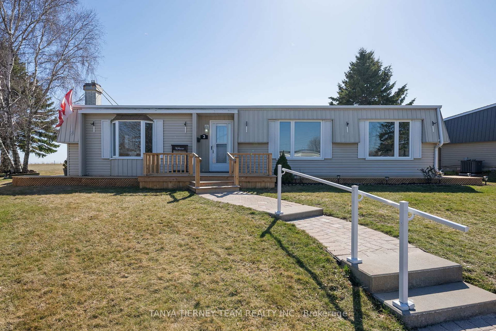3-bluffs-road-clarington-ontario-e12381606