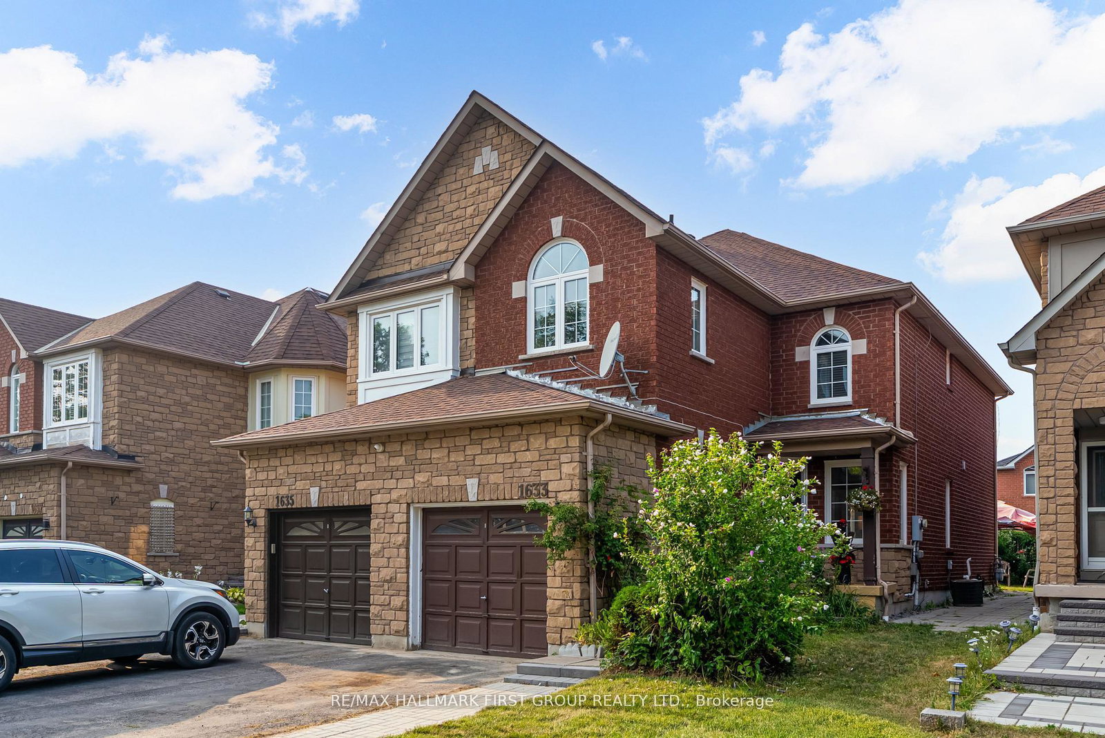 1633-autumn-crescent-pickering-ontario-e12381780