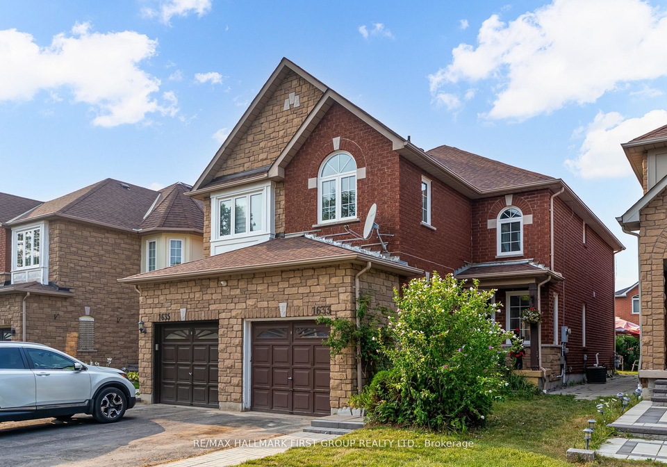 1633-autumn-crescent-pickering-ontario-e12381780