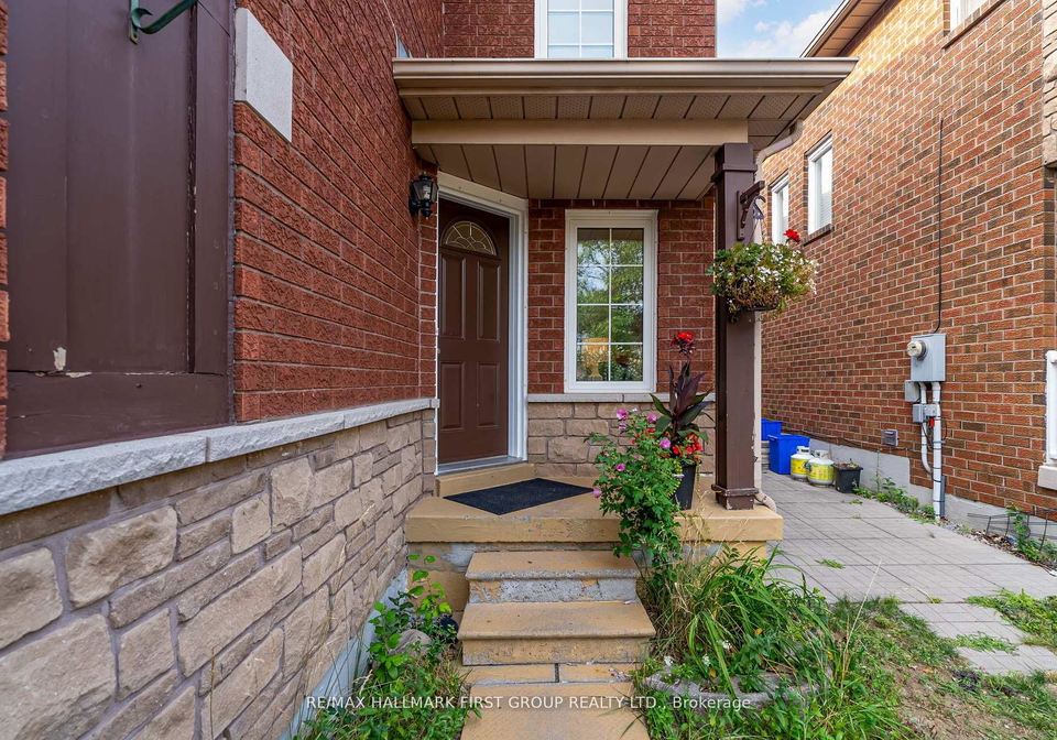 1633-autumn-crescent-pickering-ontario-e12381780