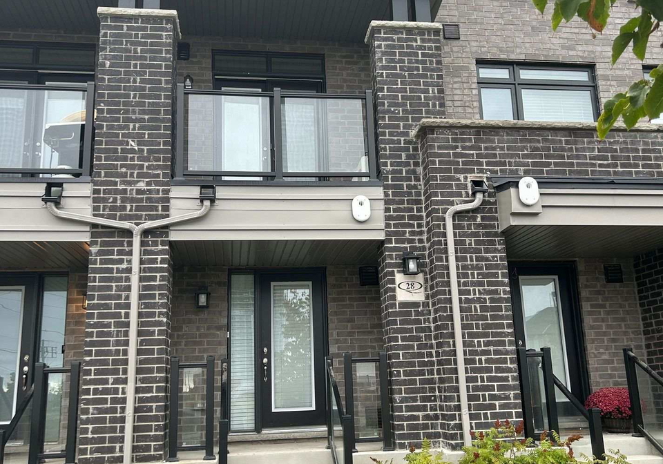 10-emmas-way-e-whitby-ontario-e12382270