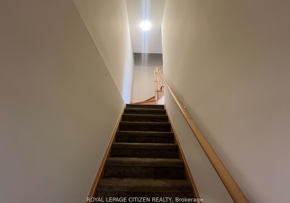 10-emmas-way-e-whitby-ontario-e12382270