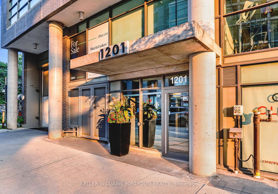1201-dundas-street-e-toronto-ontario-e12382382