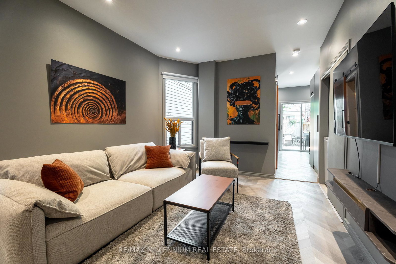 797-pape-avenue-east-york-ontario-e12382587