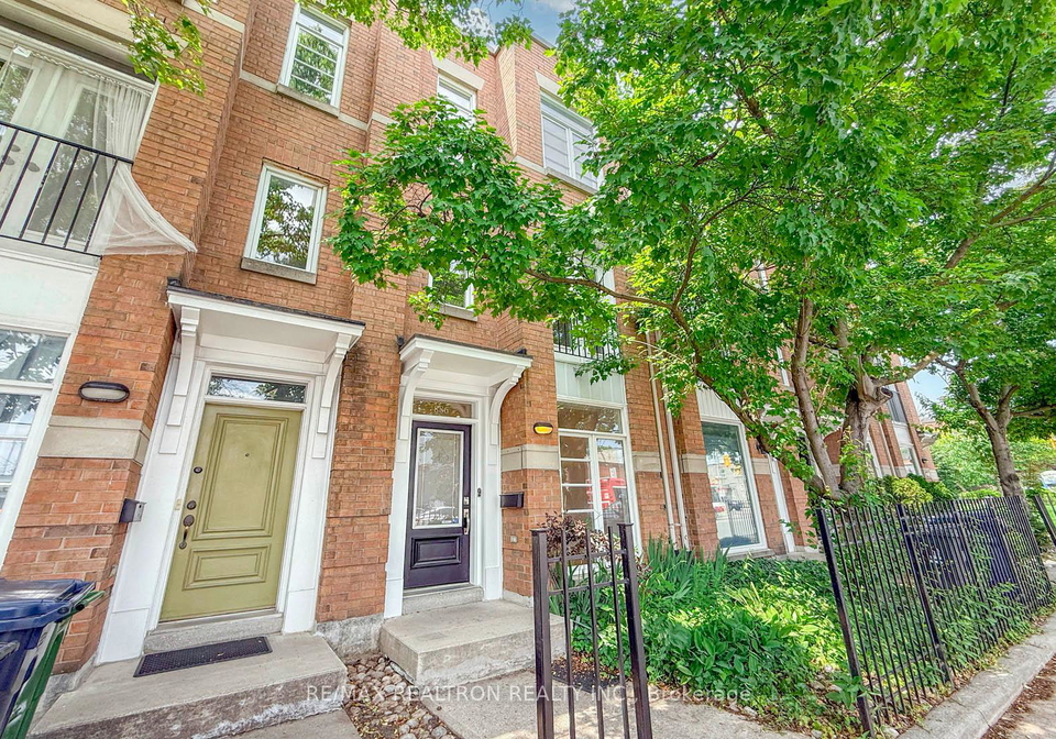 886-pape-avenue-east-york-ontario-e12382774