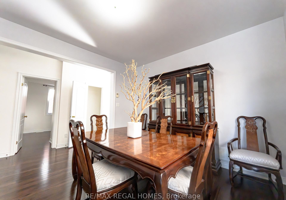 19-bradford-court-whitby-ontario-e12383056