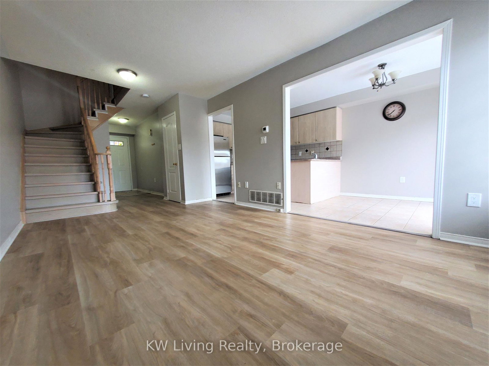 3-odessa-crescent-whitby-ontario-e12383507