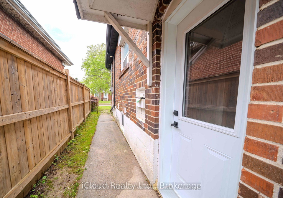 94-lynvalley-crescent-scarborough-ontario-e12383568