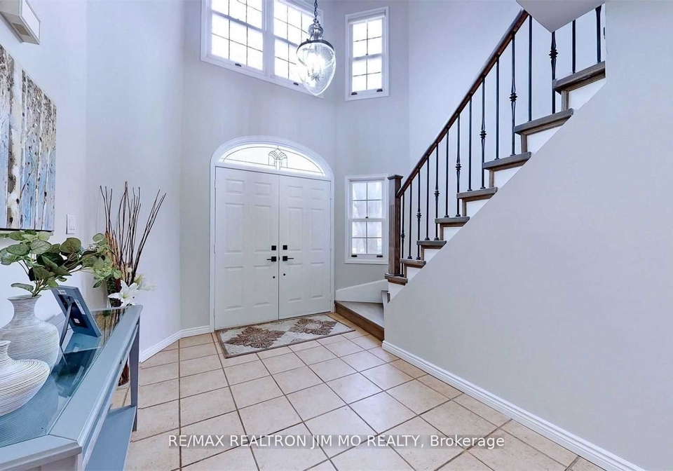 35-flint-crescent-whitby-ontario-e12383675