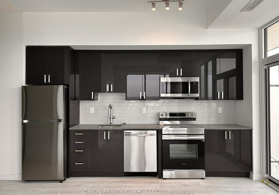 1435-celebration-drive-pickering-ontario-e12385015