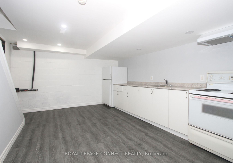 1229a-woodbine-lower-avenue-east-york-ontario-e12385435
