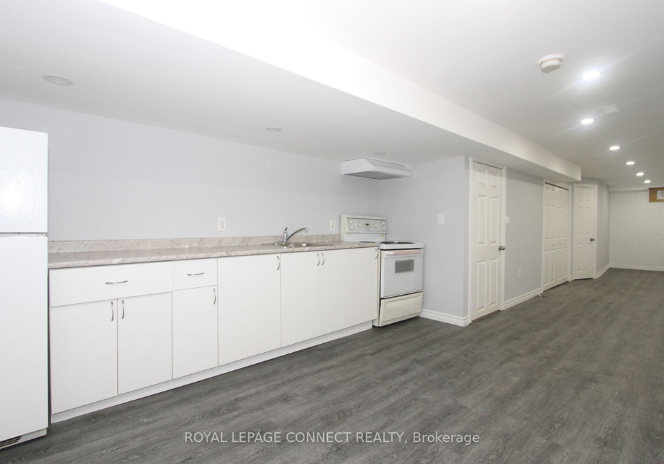 1229a-woodbine-lower-avenue-east-york-ontario-e12385435