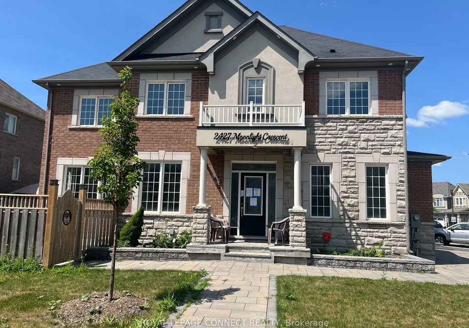 2427-moonlight-crescent-pickering-ontario-e12386330