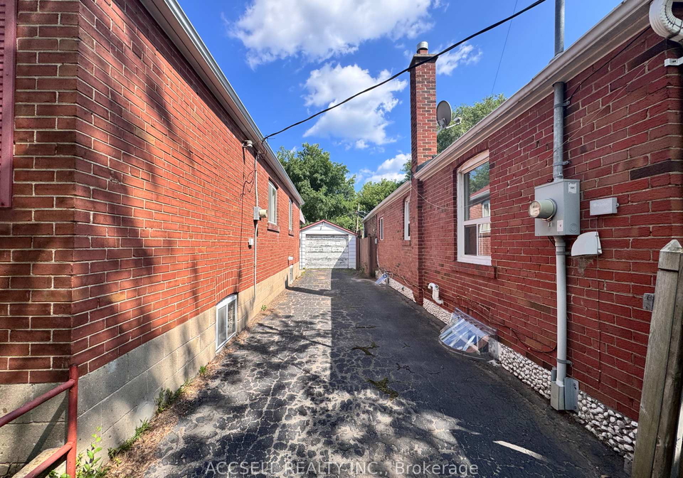 493-dawes-road-east-york-ontario-e12386445