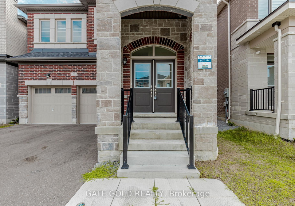 9-vickery-street-e-whitby-ontario-e12386812