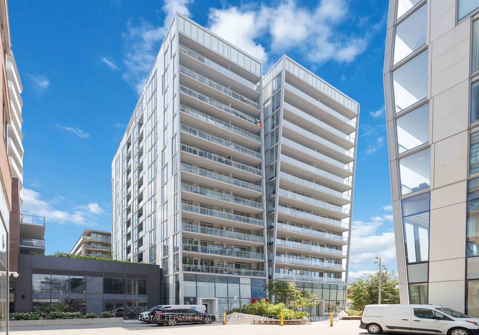 25-baseball-place-toronto-ontario-e12387267