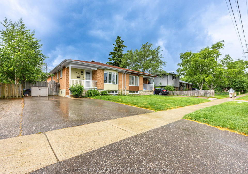 882-liverpool-road-pickering-ontario-e12387466