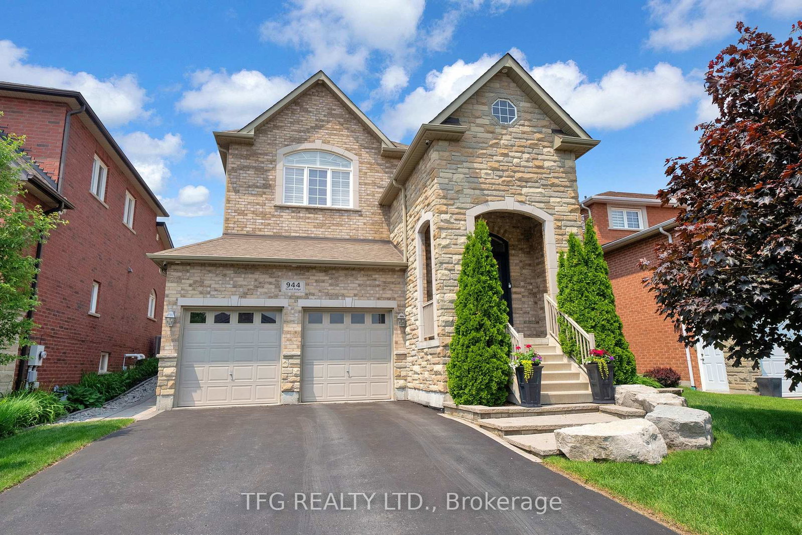 944-grand-ridge-avenue-oshawa-ontario-e12387970