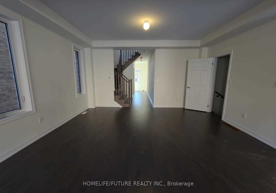 1125-enchanted-crescent-pickering-ontario-e12388395