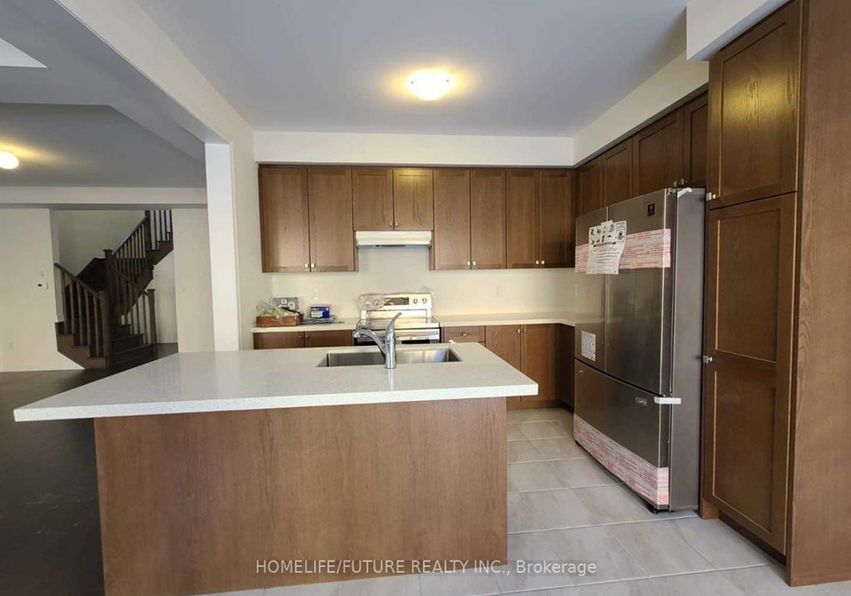 1125-enchanted-crescent-pickering-ontario-e12388395