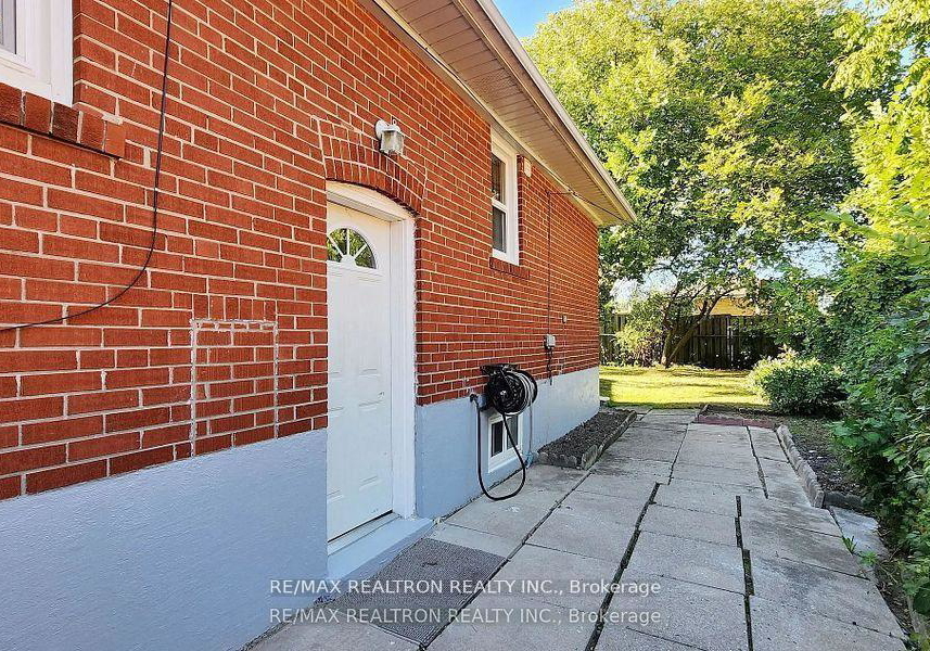 30-calumet-crescent-scarborough-ontario-e12388546