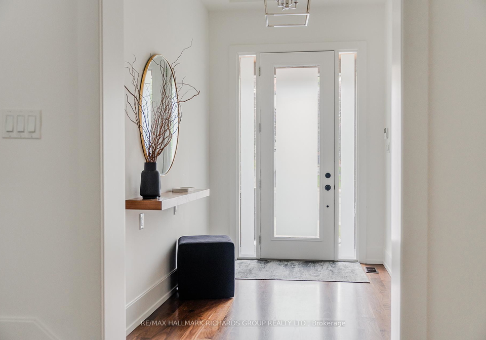 6-leonard-circle-toronto-ontario-e12389438