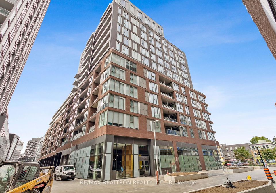 30-baseball-place-toronto-ontario-e12390430