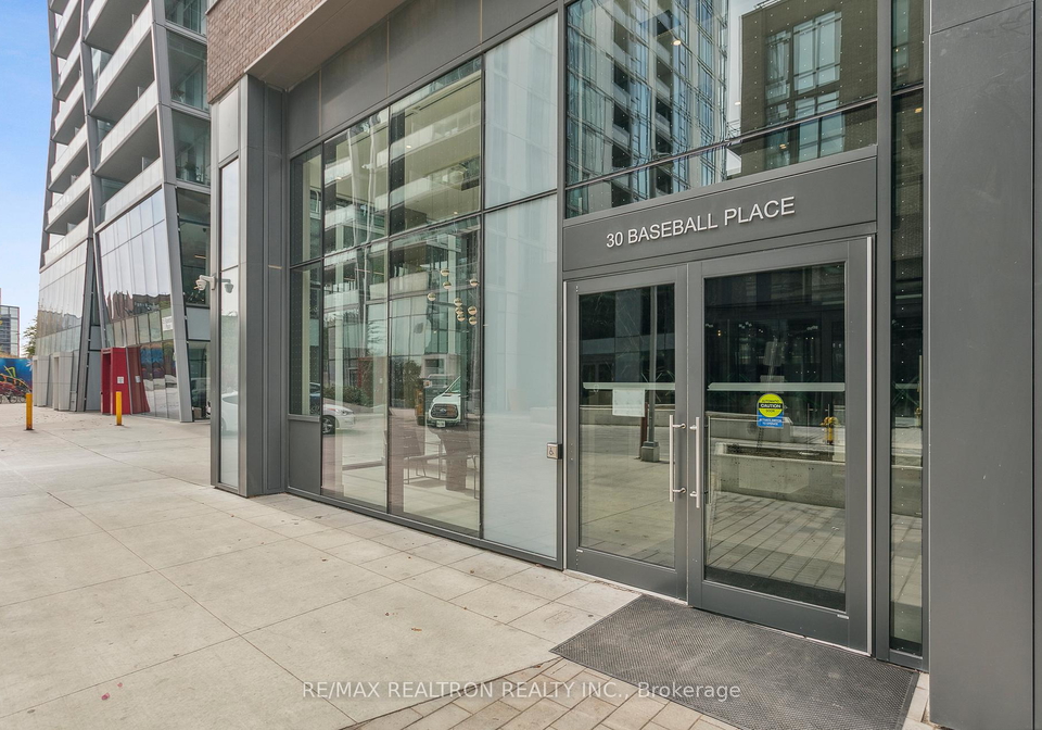 30-baseball-place-toronto-ontario-e12390430