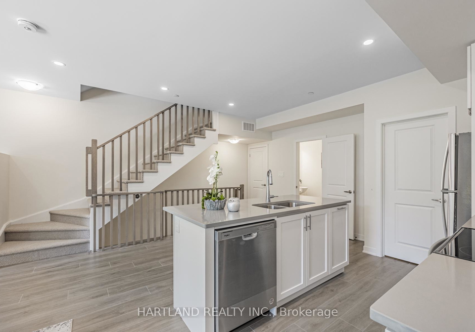 755-omega-drive-pickering-ontario-e12390526
