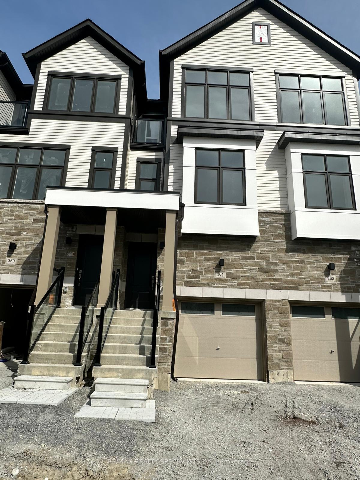 361-okanagan-path-oshawa-ontario-e12391877