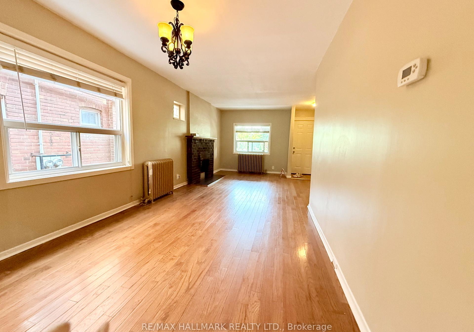 1738-queen-street-e-toronto-ontario-e12392853