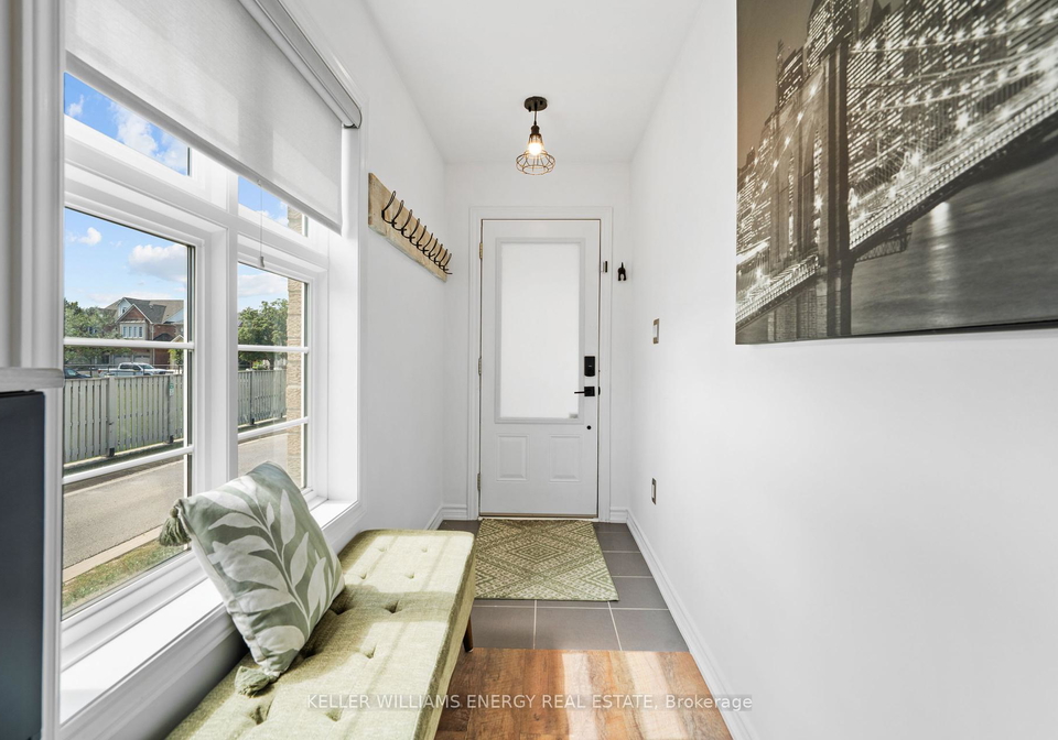 3-cornerside-way-whitby-ontario-e12393368