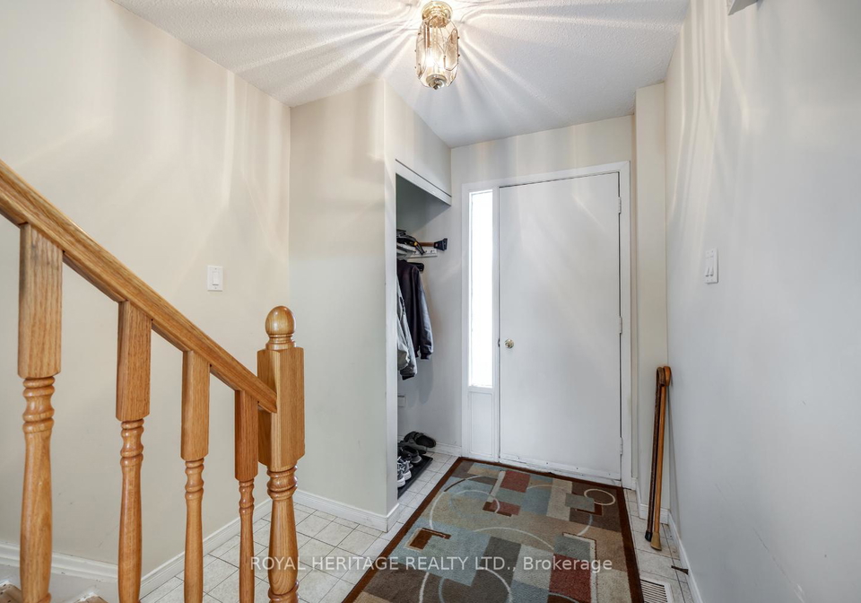 832-gentry-crescent-oshawa-ontario-e12393853
